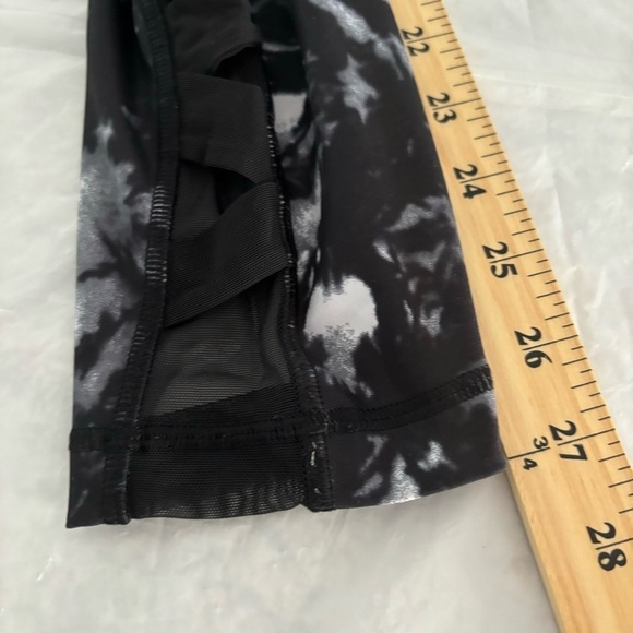 Lululemon Rise and Flow‎ Pant Dusk Dye White Black size 4 - Picture 7 of 10